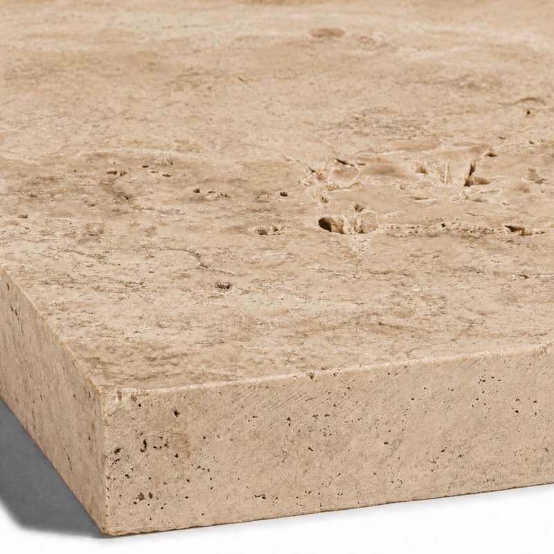 Margelle travertinSICILIA 3x33x61cm bord droit Gros Plan