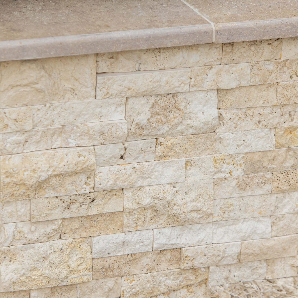 Parement Travertin light splitface LIGHTSTONE AANS