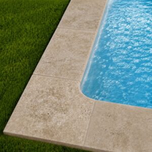 Margelle angle rentrant travertin Sicilia 3x45x45cm bord arrondi